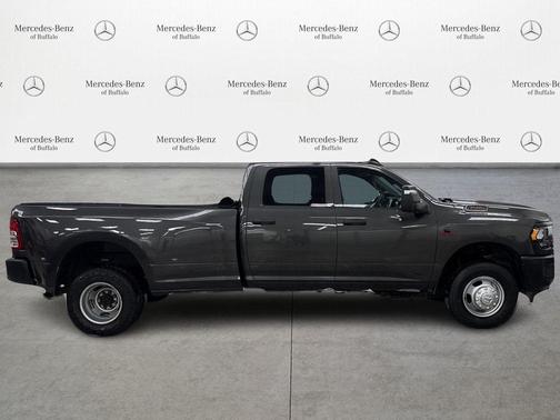 2024 RAM 3500 Tradesman Crew Cab 4x4 8' Box