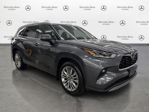 Magnetic Gray Metallic 2025 Toyota Highlander Platinum