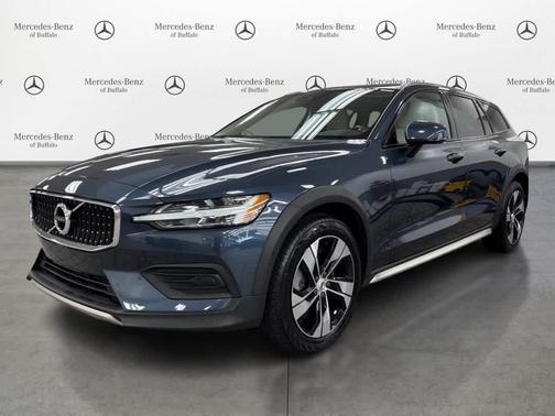 Denim Blue Metallic 2020 Volvo V60 Cross Country T5
