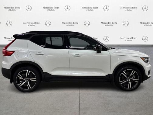 2021 Volvo XC40 T5 R-Design