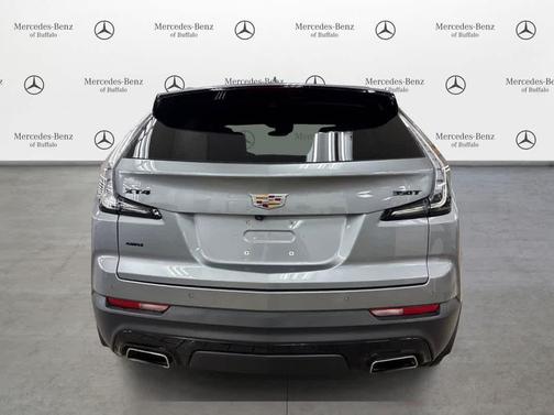 Argent Silver Metallic 2023 Cadillac XT4 Sport