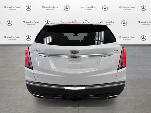 Crystal White Tricoat 2022 Cadillac XT5 Sport