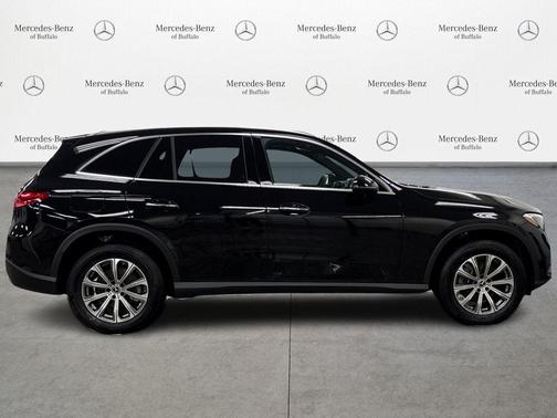 2025 Mercedes-Benz GLC 300 4MATIC