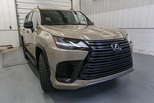 2025 Lexus LX 700h Overtrail