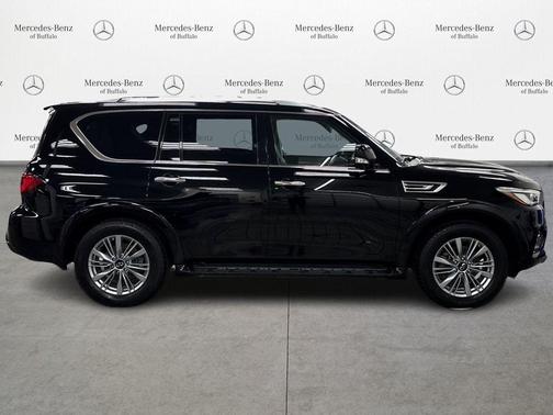2022 INFINITI QX80 Luxe