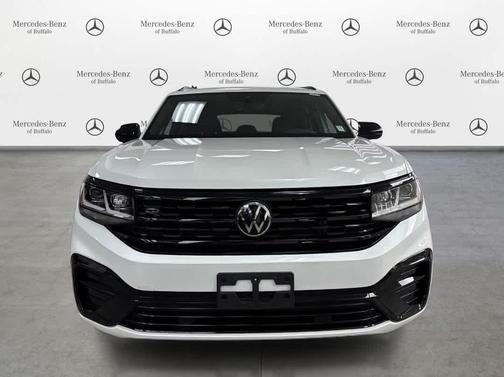 Opal White Pearl 2023 Volkswagen Atlas Cross Sport 3.6L V6 SEL R-Line