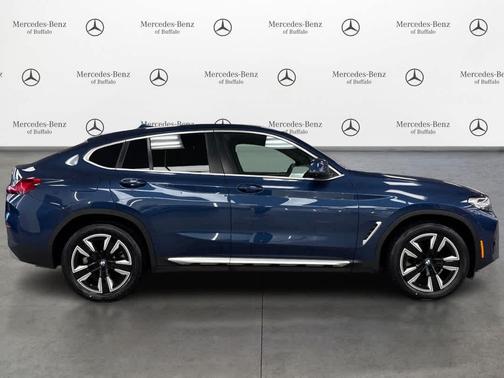 Phytonic Blue Metallic 2022 BMW X4 xDrive30i