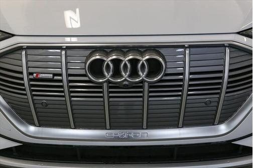 2023 Audi e-tron Sportback S line Premium Plus