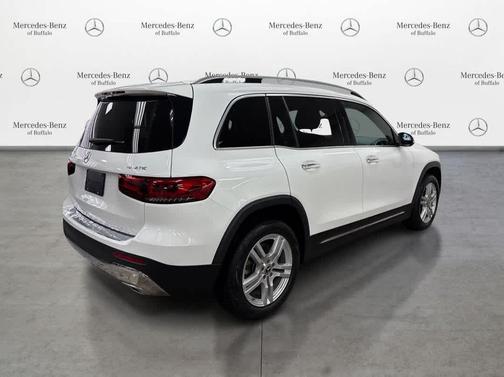 Polar White 2022 Mercedes-Benz GLB 250 4MATIC