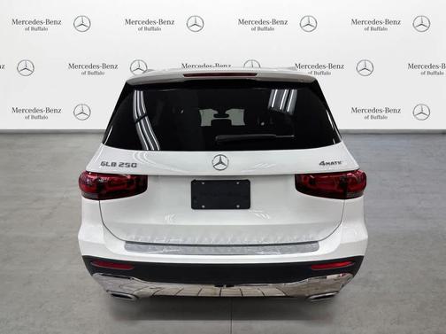Polar White 2022 Mercedes-Benz GLB 250 4MATIC
