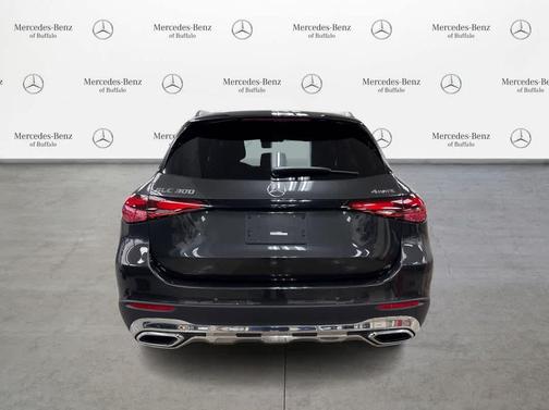 Graphite Grey Metallic 2026 Mercedes-Benz GLC 300 4MATIC
