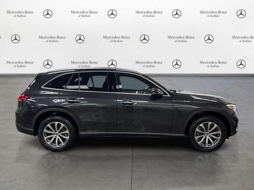 Graphite Grey Metallic 2026 Mercedes-Benz GLC 300 4MATIC