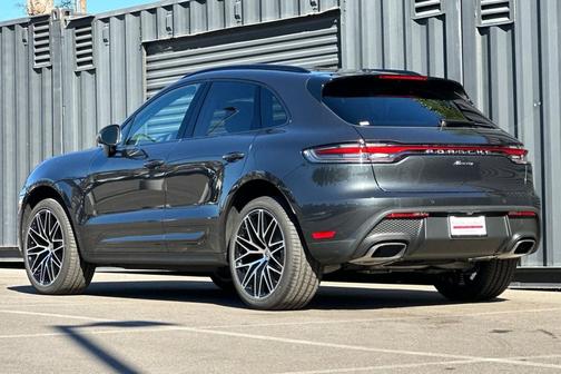 2026 Porsche Macan Base