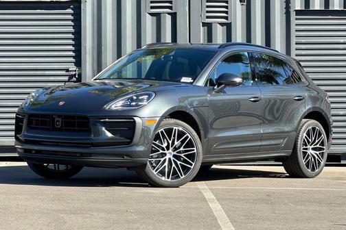 2026 Porsche Macan Base