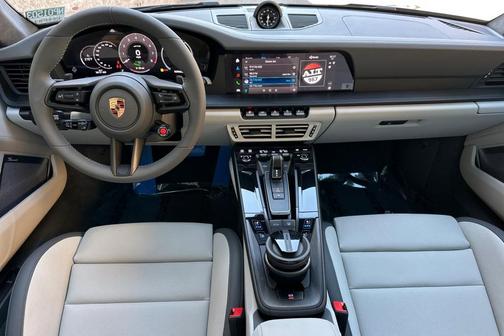 2025 Porsche 911 Carrera GTS