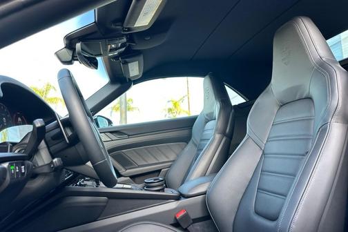 2026 Porsche 911 Carrera 4 GTS