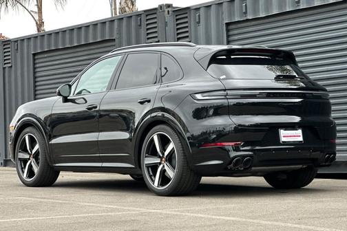 2026 Porsche Cayenne GTS