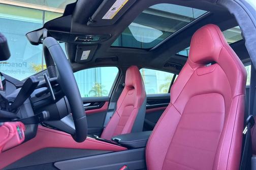 2026 Porsche Panamera GTS