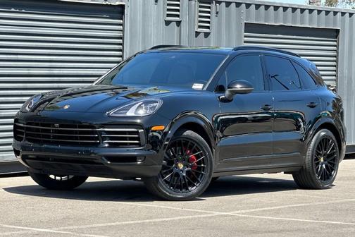 Black 2023 Porsche Cayenne Platinum Edition