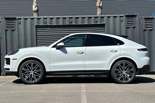 Carrara White Metallic 2026 Porsche Cayenne Cayenne