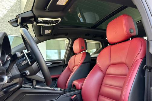 Chalk 2026 Porsche Macan Macan