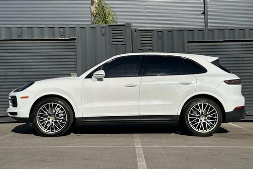 2023 Porsche Cayenne Platinum Edition