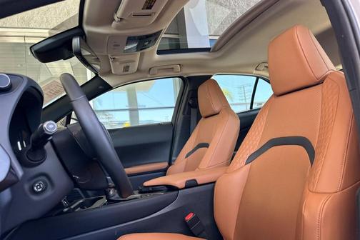 EMINENT WHITE 2019 Lexus UX 250h Base