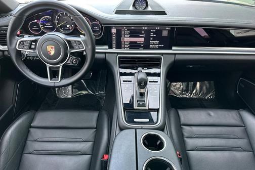 2019 Porsche Panamera 4