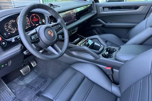 2026 Porsche Cayenne GTS