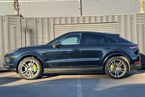 2022 Porsche Cayenne Cayenne E-Hybrid
