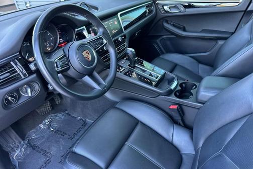 2023 Porsche Macan 