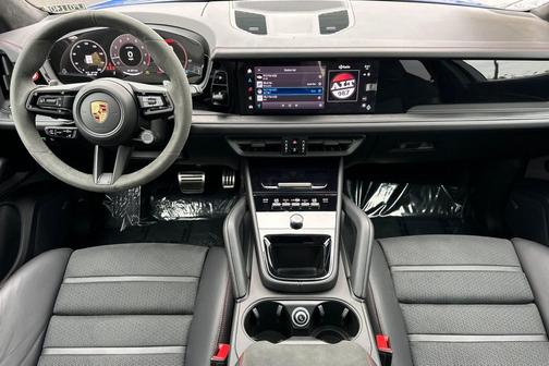 2025 Porsche Cayenne GTS
