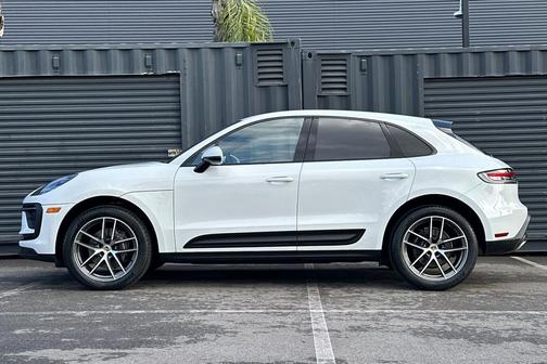 2023 Porsche Macan 