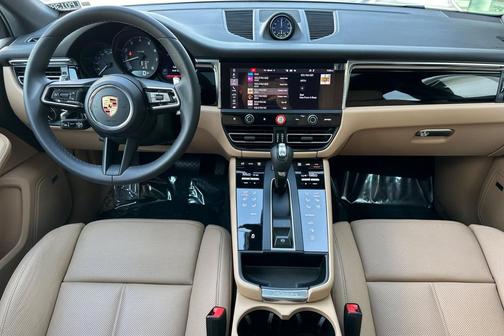 2025 Porsche Macan T