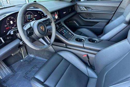 2023 Porsche Taycan GTS