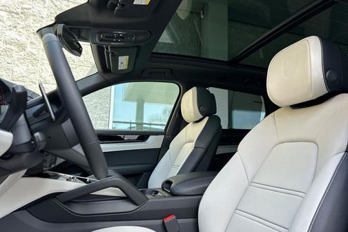 2025 Porsche Cayenne S