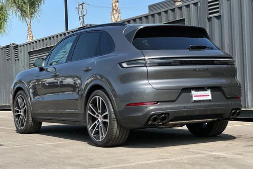 2025 Porsche Cayenne S
