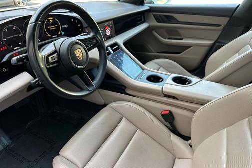 2022 Porsche Taycan 