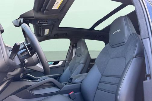 2025 Porsche Cayenne GTS