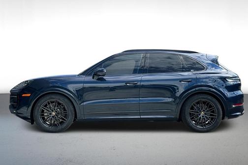 2025 Porsche Cayenne GTS