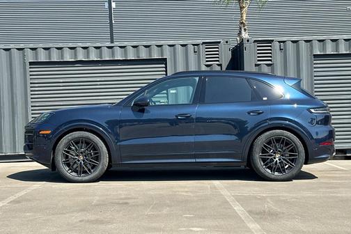 2025 Porsche Cayenne GTS