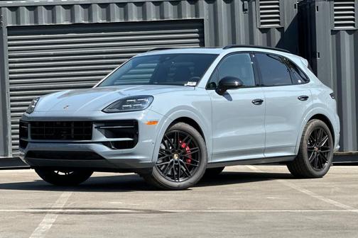 2025 Porsche Cayenne GTS