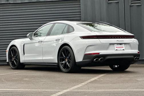 2026 Porsche Panamera 