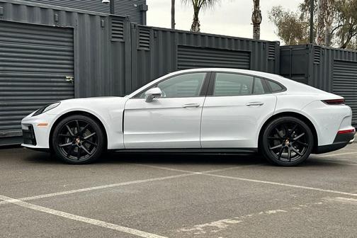 2026 Porsche Panamera 