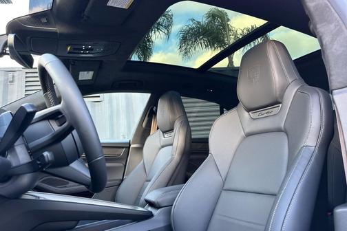 2026 Porsche Macan Turbo