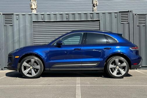 2022 Porsche Macan Base (PDK)