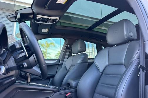 2024 Porsche Macan S