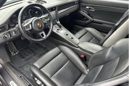 2019 Porsche 911 Carrera GTS