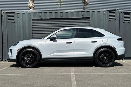 Ice Grey Metallic 2026 Porsche Macan Macan Electric