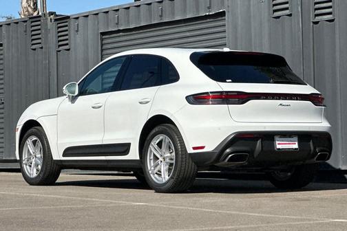 2025 Porsche Macan 